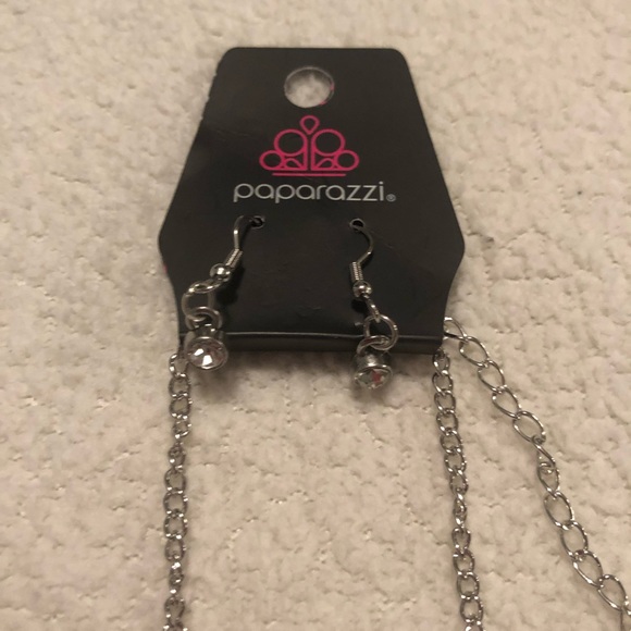 Paparazzi Posh party Avenue multi necklace with earrings - Picture 3 of 3